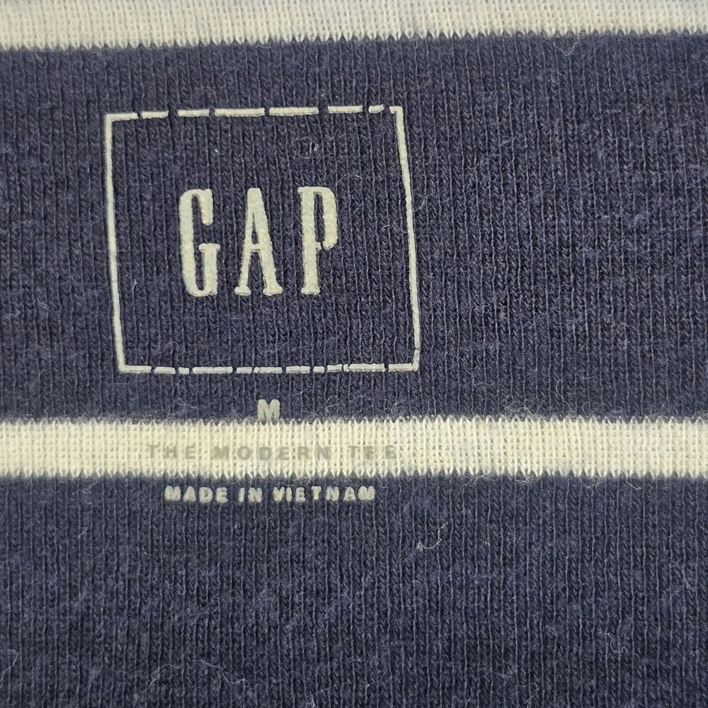 GAP Modern Tee Women M Navy Blue White Striped V-Neck Nautical Coastal Preppy - Picture 13 of 14